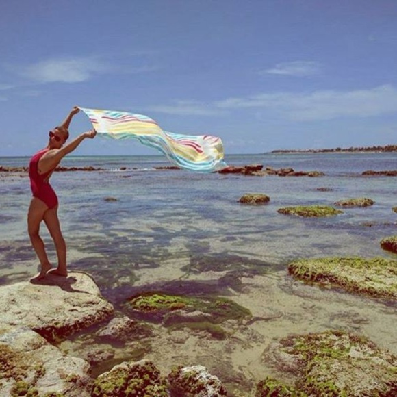 Meet your Posher, Jenn - Picture 2 of 3